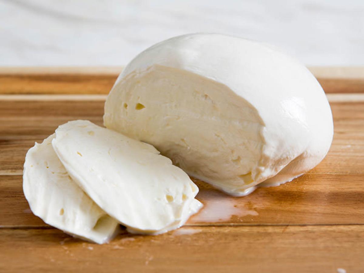 The Story of Mozzarella: Pizza’s Best Friend
